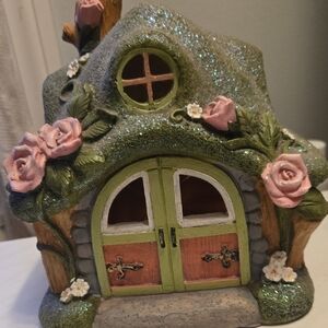 Glittery Fairy House Decor with Pink Roses